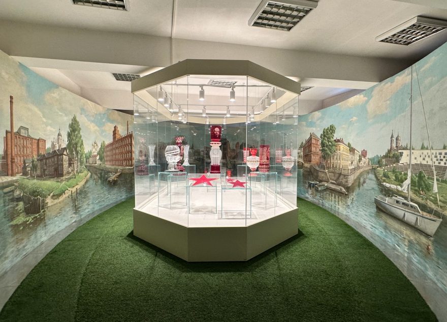 В Вышнем Волочке зажигали звезды Московского Кремля