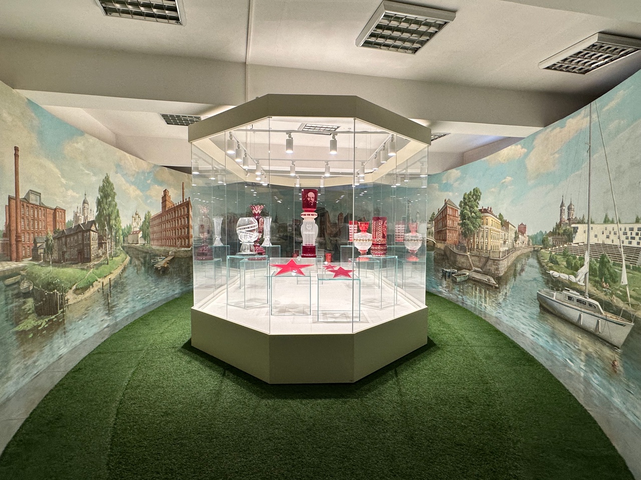 В Вышнем Волочке зажигали звезды Московского Кремля