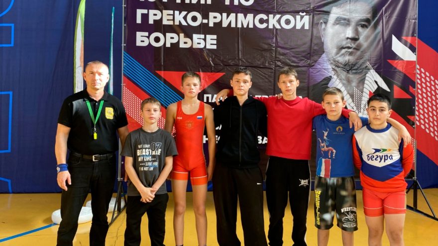 Борцы из Тверской области привезли медали из других регионов борцы