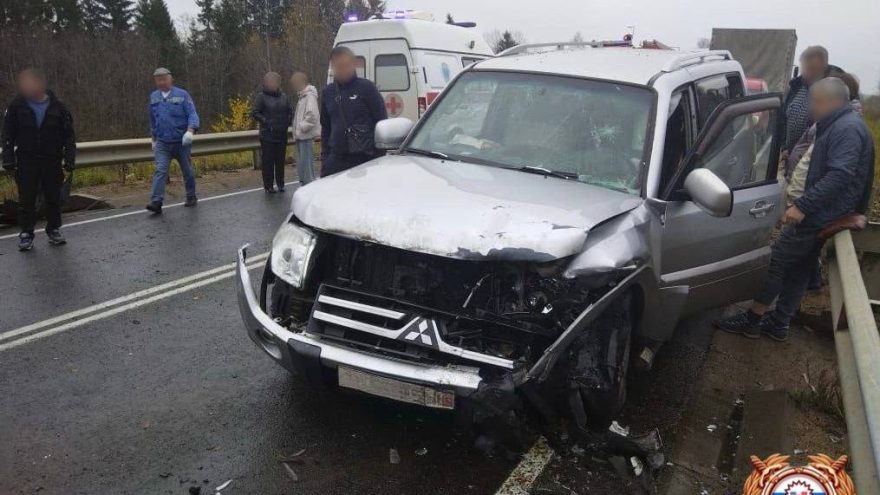 В Тверской области пять человек пострадали в ДТП лоб в лоб пять человек