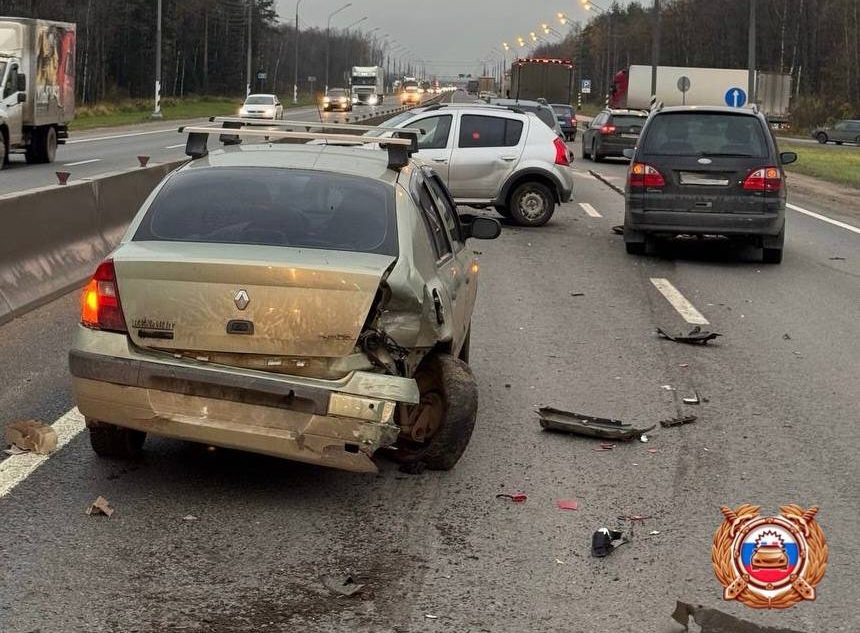 четыре автомобиля