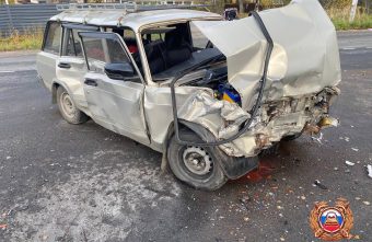 Два человека пострадали в столкновении Mitsubishi и ВАЗа в Тверской области пострадали