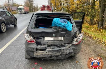 Две женщины пострадали в столкновении грузовика и "Шкоды" в Тверской области пострадали