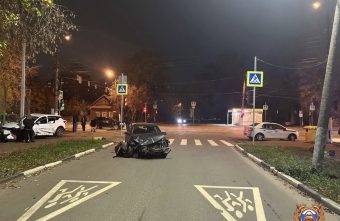 В Твери вылетевший на тротуар автомобиль наехал на 14-летнего мальчика тротуар