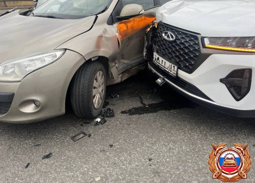 Неудачно перестроился: появились подробности тройного ДТП под Тверью тройного