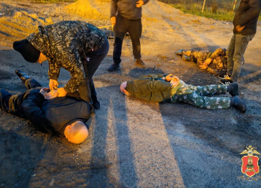 В Тверской области задержали налётчиков, ограбивших на трассе грузовик налётчиков