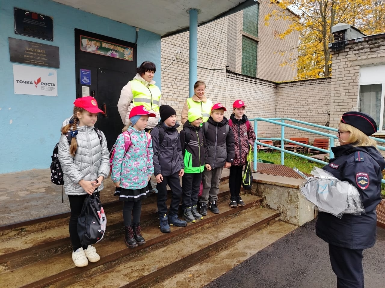 В Бологом автоинспекторы провели профилактическое мероприятие для детей