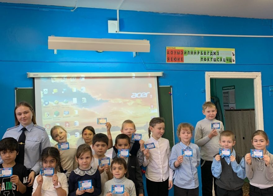 Лихославльским детям напомнили о правилах дорожного движения