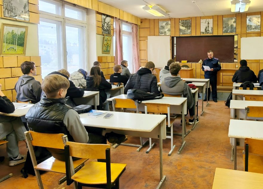 Следователь СК рассказал студентам о расследовании коррупционных преступлений