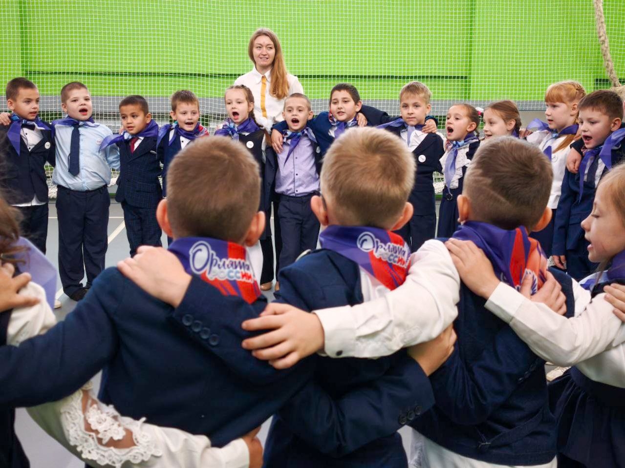 Больше 12 тысяч первоклассников Тверской области посвятили в «Орлята России»