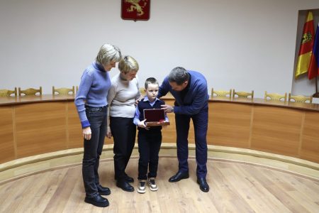 В Тверской области семеро участников СВО получили награды за героизм награды