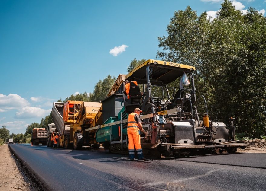 Работники дорожного хозяйства Тверской области отмечают профессиональный праздник