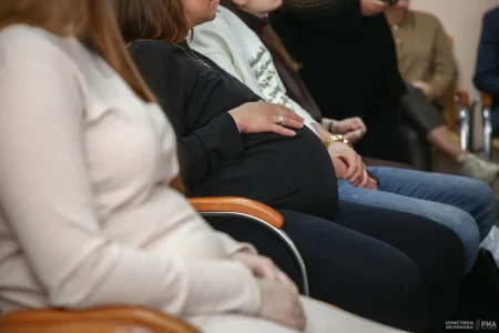 В День беременных женщинам напомнили о мерах поддержки женщинам