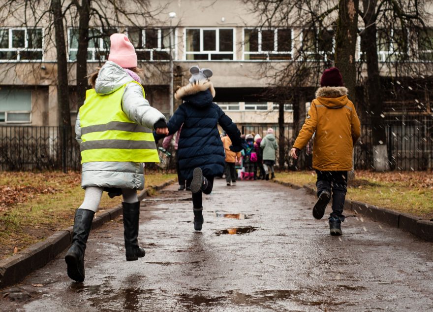 Юным жителям Тверской области предлагают повторить правила безопасности на дорогах дорогах