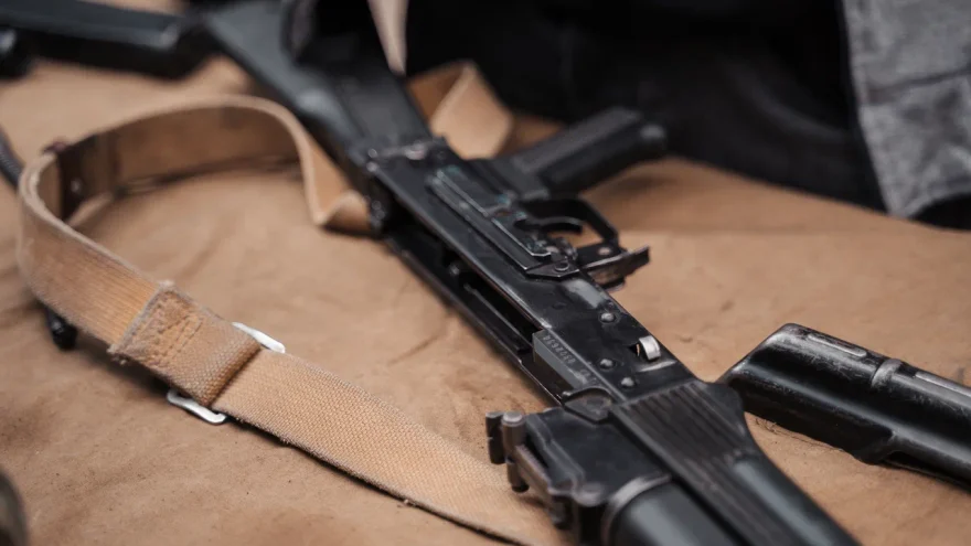 В Тверской области женщина выстрелила в ребенка из винтовки выстрелила