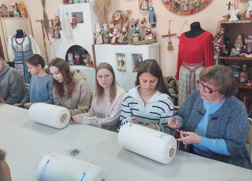 Как в Калязине не дают прервать нить времен