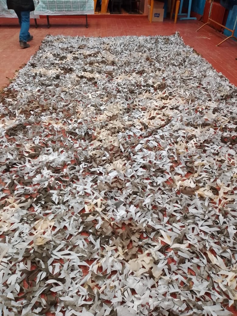 Жители Тверской области начали плести зимние маскировочные сети