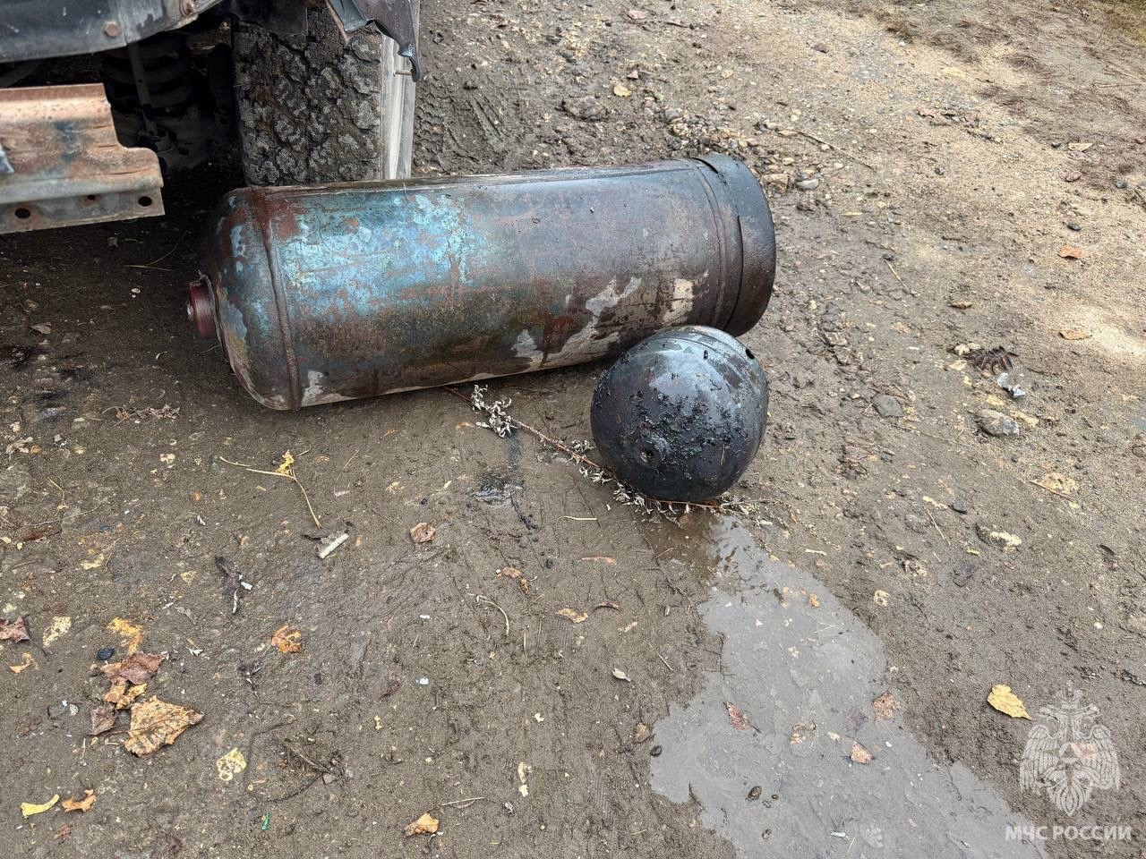 Один человек пострадал при пожаре в гаражах в Твери