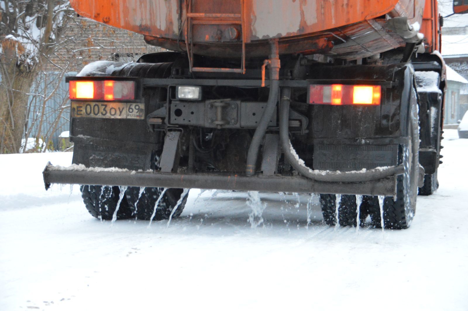 В Твери увеличили количество техники для расчистки улиц