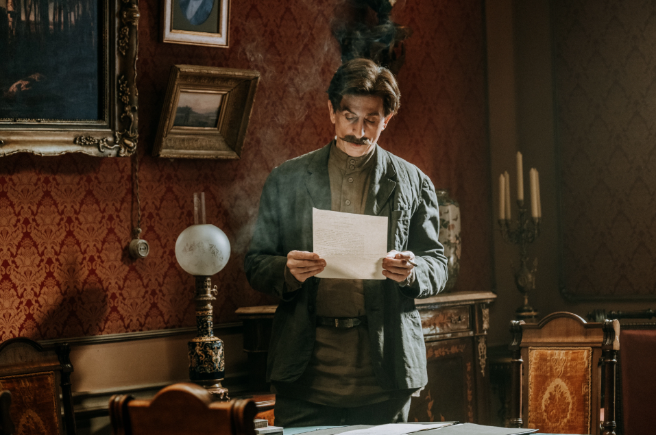 «Хроники русской революции» против «Константинополя»: что смотреть и чему верить