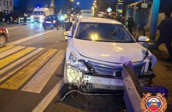 В Тверской области женщина пострадала в ДТП с участием "Рено", "Ниссана" и "отбойника" Рено