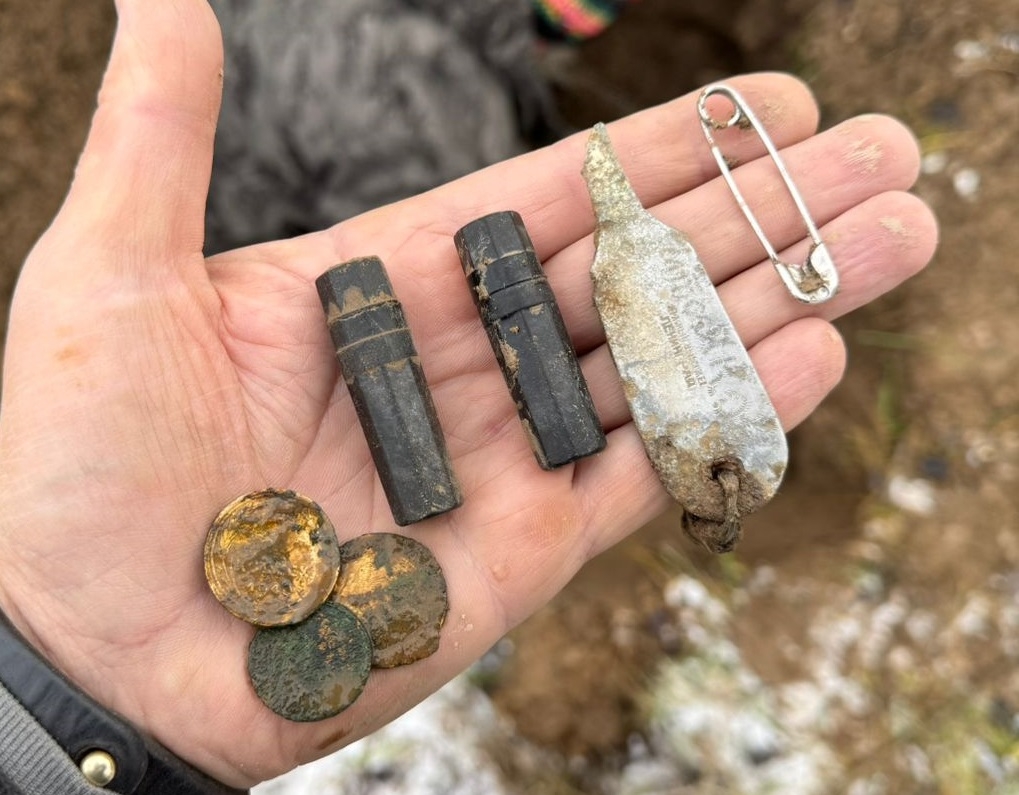 Шесть красноармейцев и их личные вещи обнаружили поисковики в Тверской области