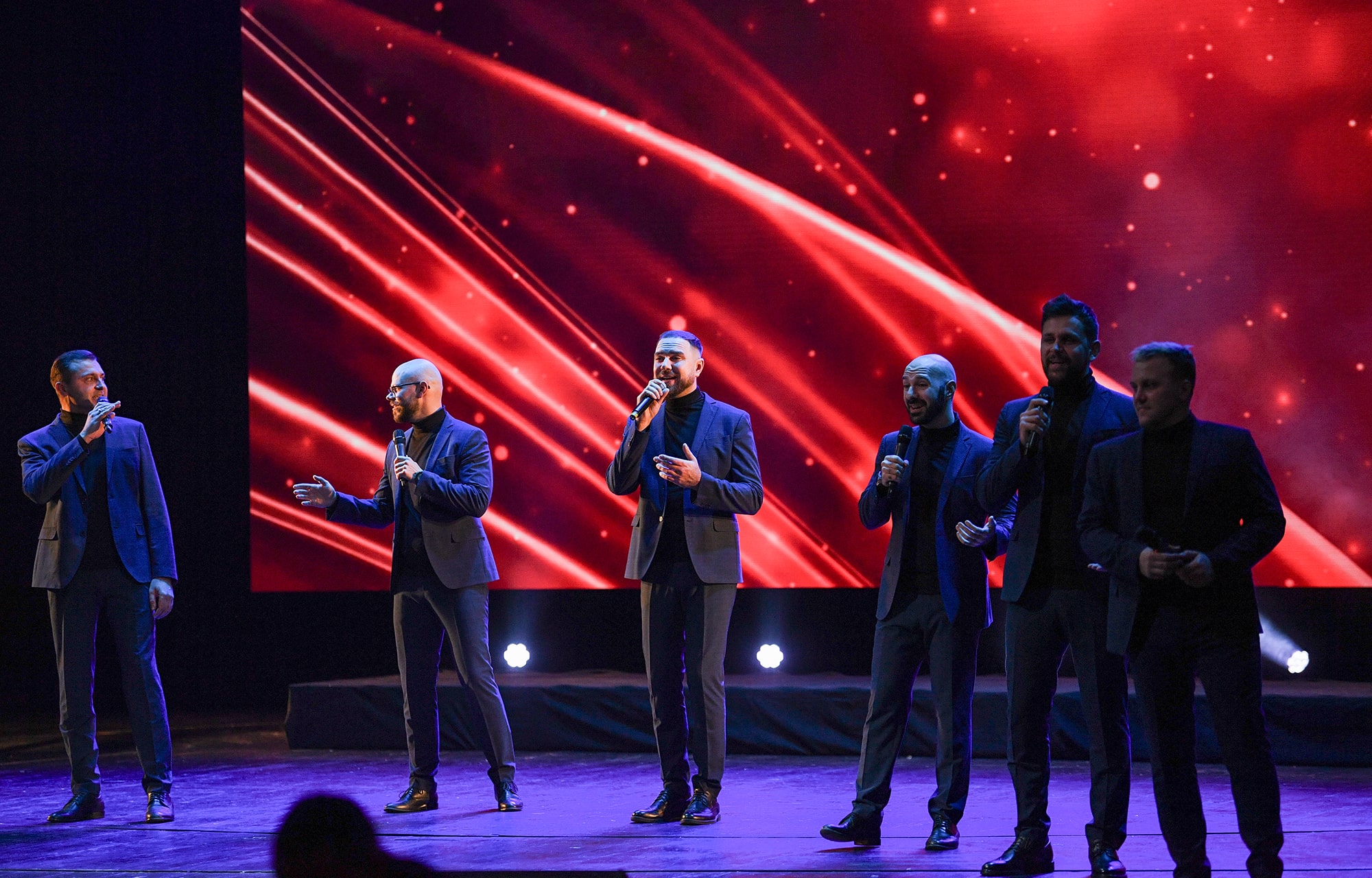 Виталий Королев вручил награды многодетным мамам Тверской области