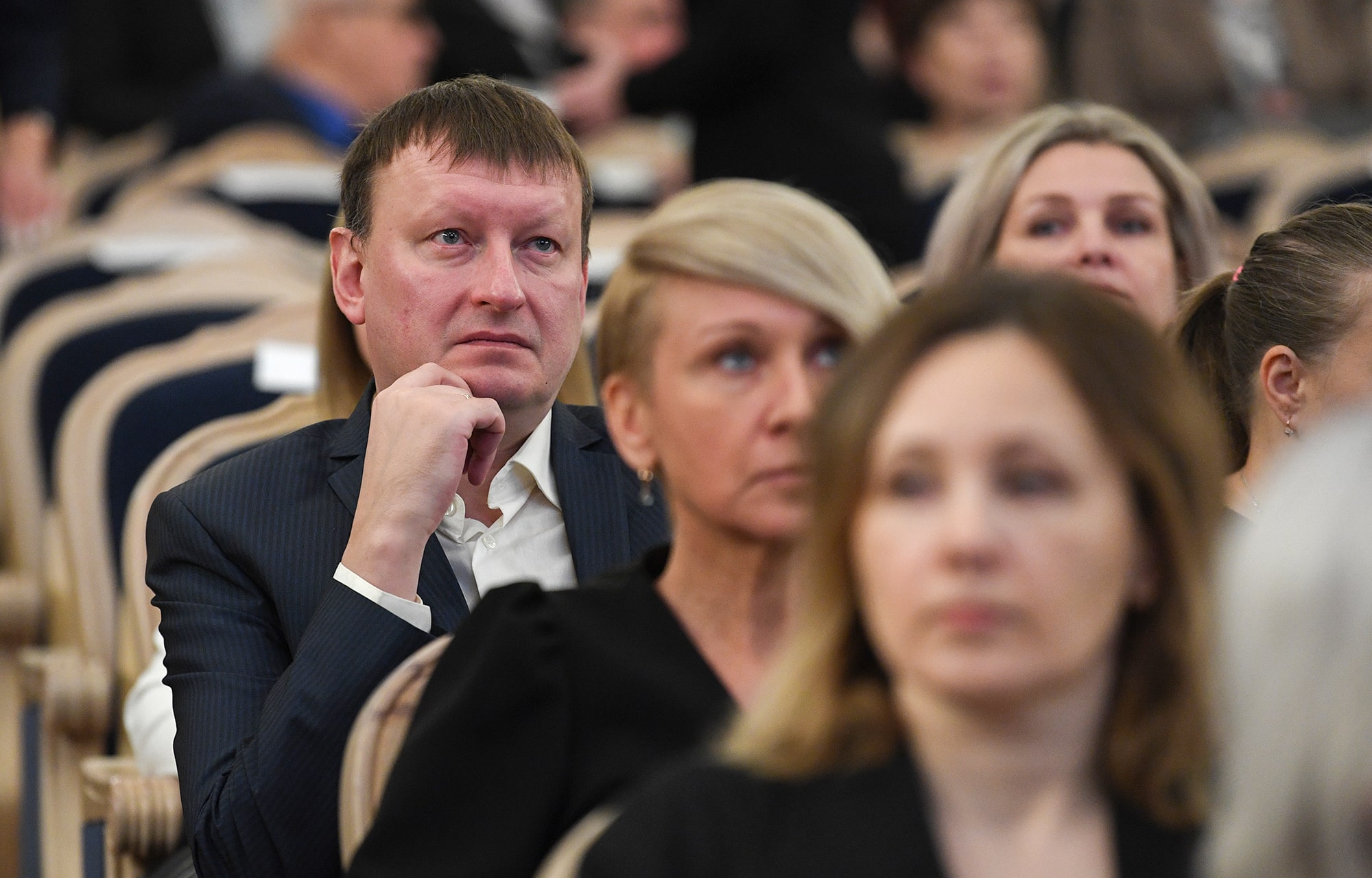 Виталий Королев вручил награды специалистам налоговой службы Тверской области