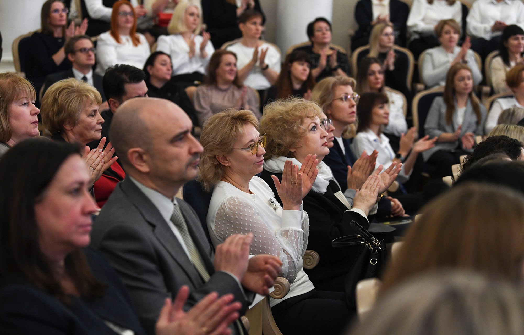 Виталий Королев вручил награды специалистам налоговой службы Тверской области