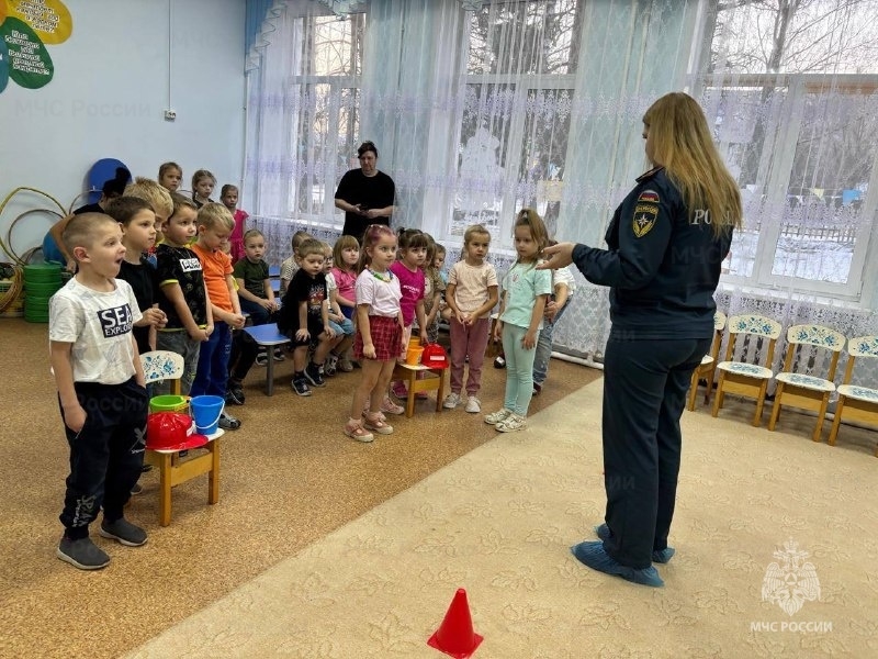 Юных жителей Ржева погрузили в мир пожарной безопасности