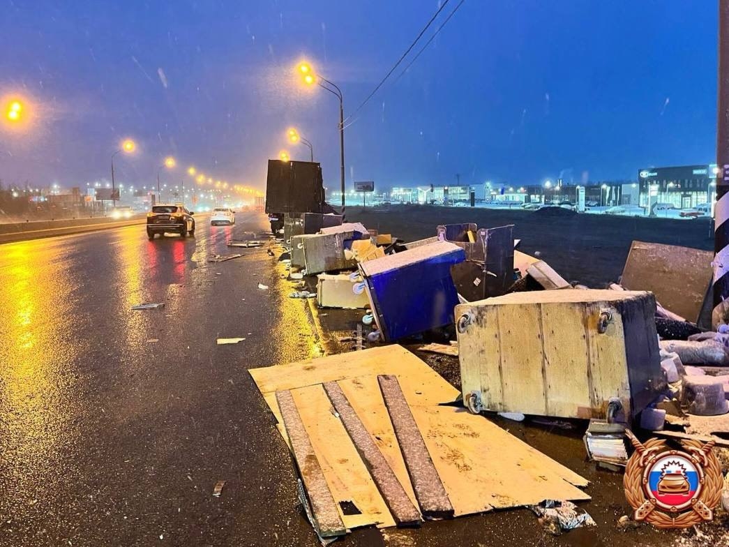 Рано утром на трассе под Тверью в ДТП пострадал человек