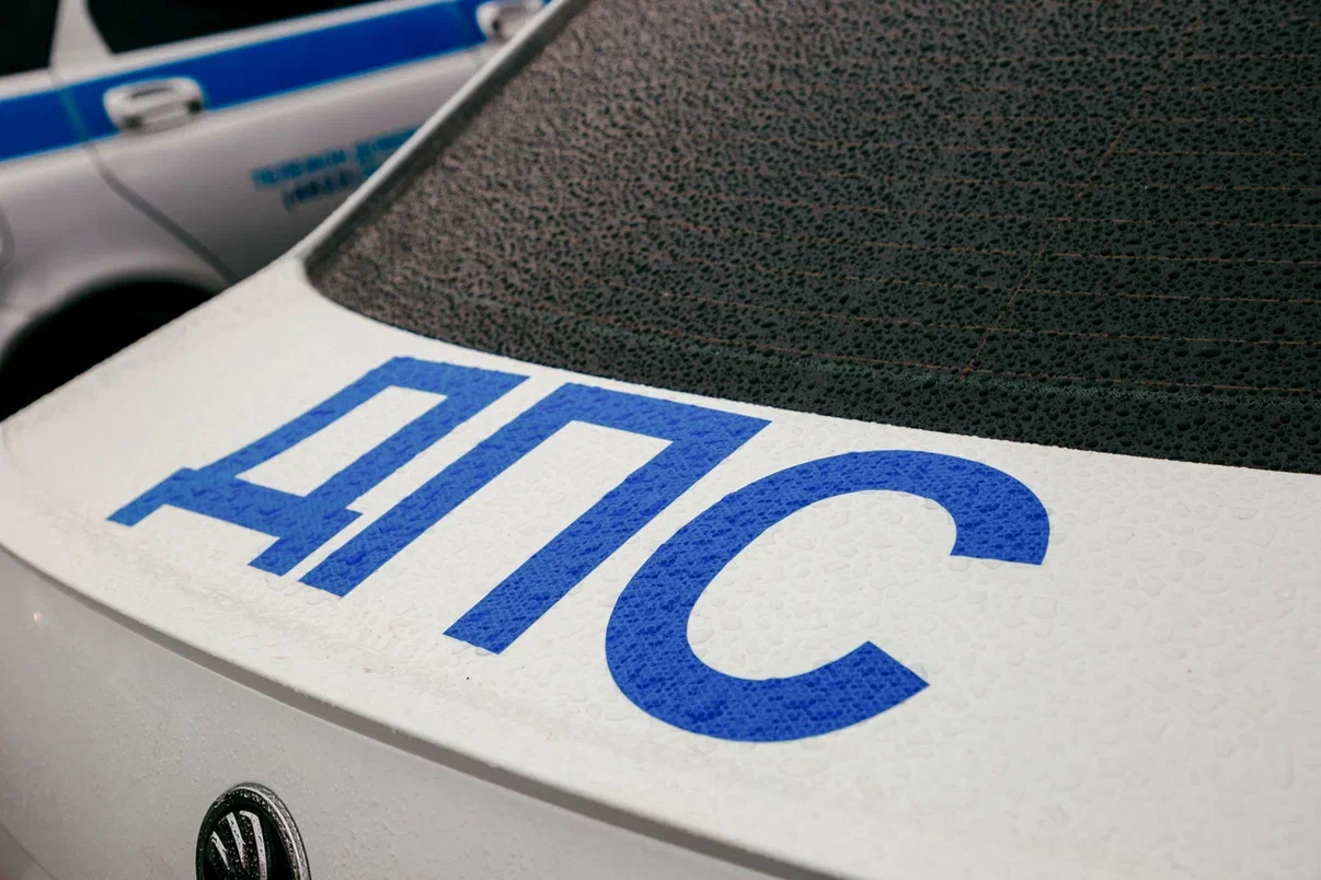 В тверском микрорайоне Соминка горит дом, есть пострадавший