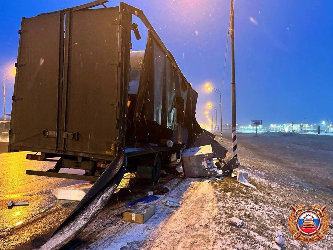 Рано утром на трассе под Тверью в ДТП пострадал человек