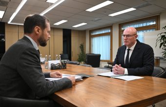 Вице-премьер Дмитрий Чернышенко провел рабочую встречу с исполняющим обязанности губернатора Тверской области Виталием Королевым