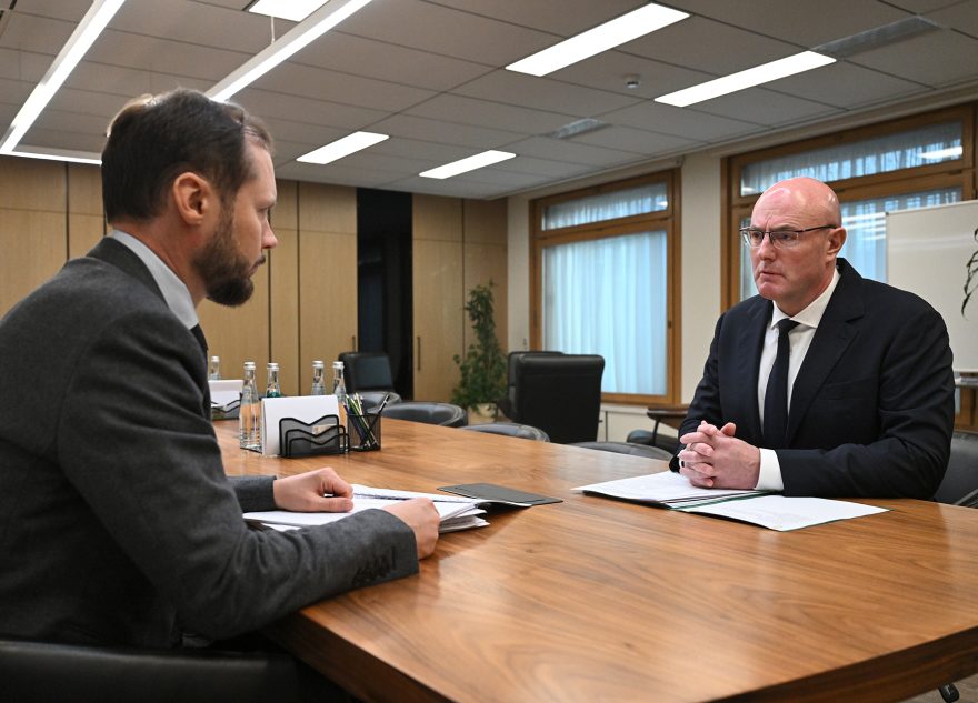 Вице-премьер Дмитрий Чернышенко провел рабочую встречу с исполняющим обязанности губернатора Тверской области Виталием Королевым