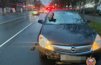 В Твери женщина попала под колёса "Опеля" В Твери женщина попала под колёса "Опеля"