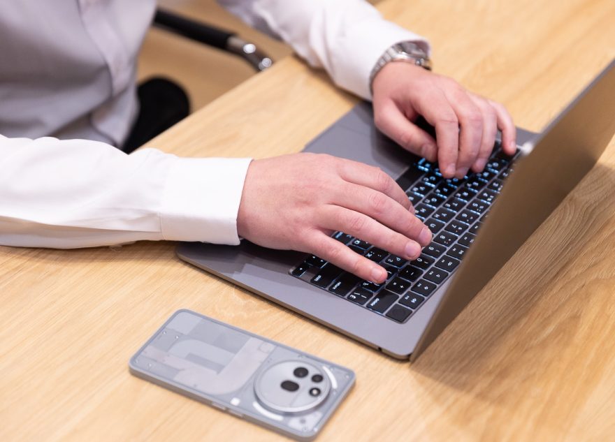 От «расчёта премий» до «задолженностей»: на какие «фишинговые» письма попадаются сотрудники