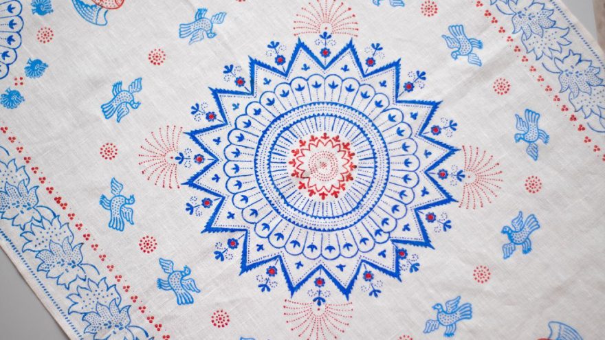 Тверская льняная скатерть вошла в число финалистов конкурса «Туристический сувенир»