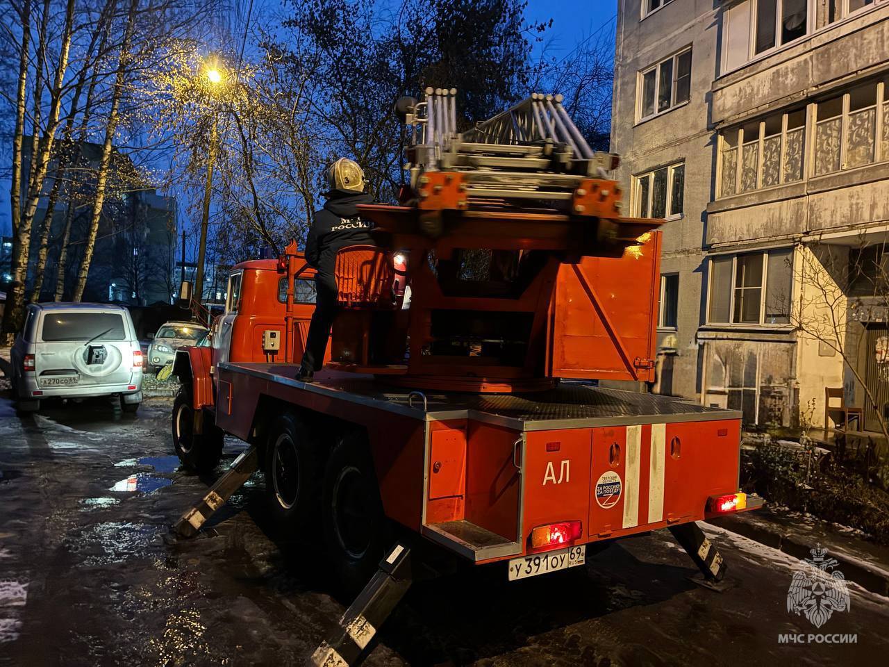 В Твери ребенок случайно заперся в квартире