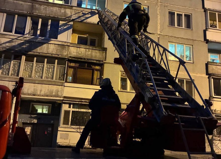 В Твери ребенок случайно заперся в квартире