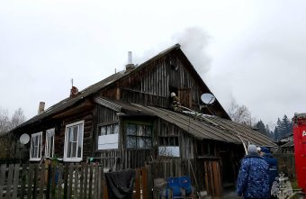 В Тверской области пожарные спасли дом от уничтожения спасли