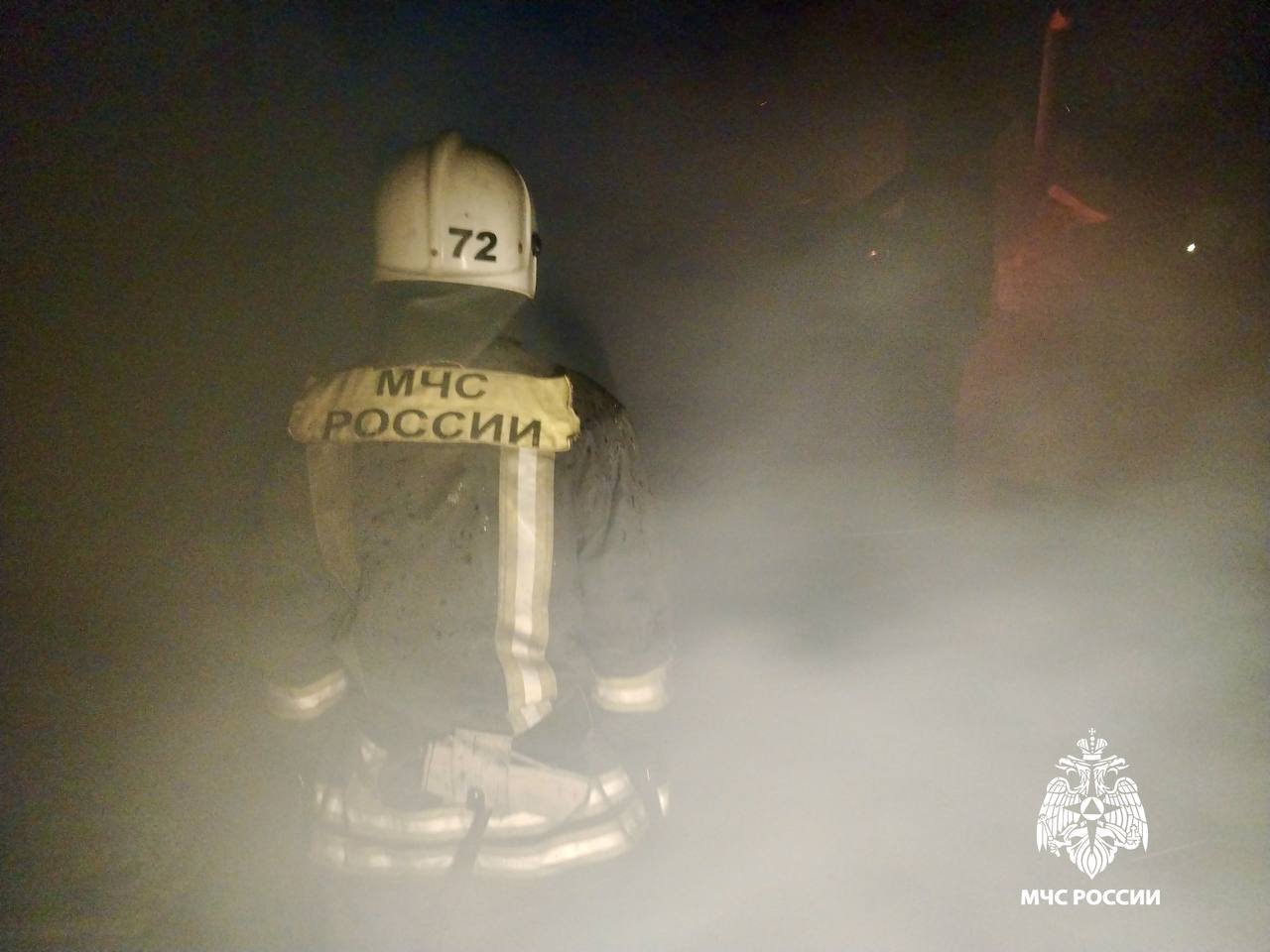 Огонь уничтожил баню в селе под Тверью