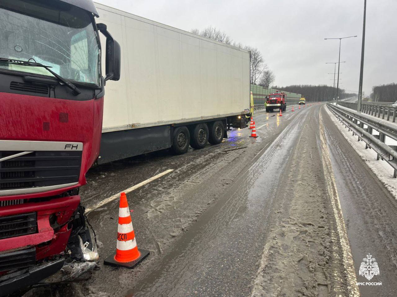 Беспилотным грузовикам в России разрешили ездить без людей