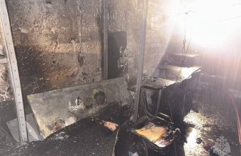 Отделения трёх пожарно-спасательных частей ликвидировали пожар в Твери пожар