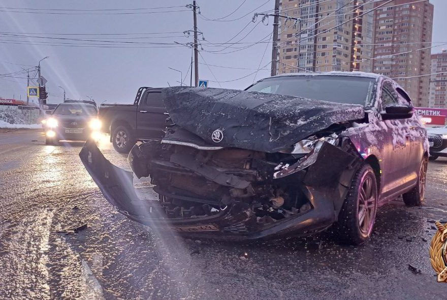 6-летняя девочка пострадала в столкновении "Шкоды" и "Фольксвагена" в Твери 6-летняя