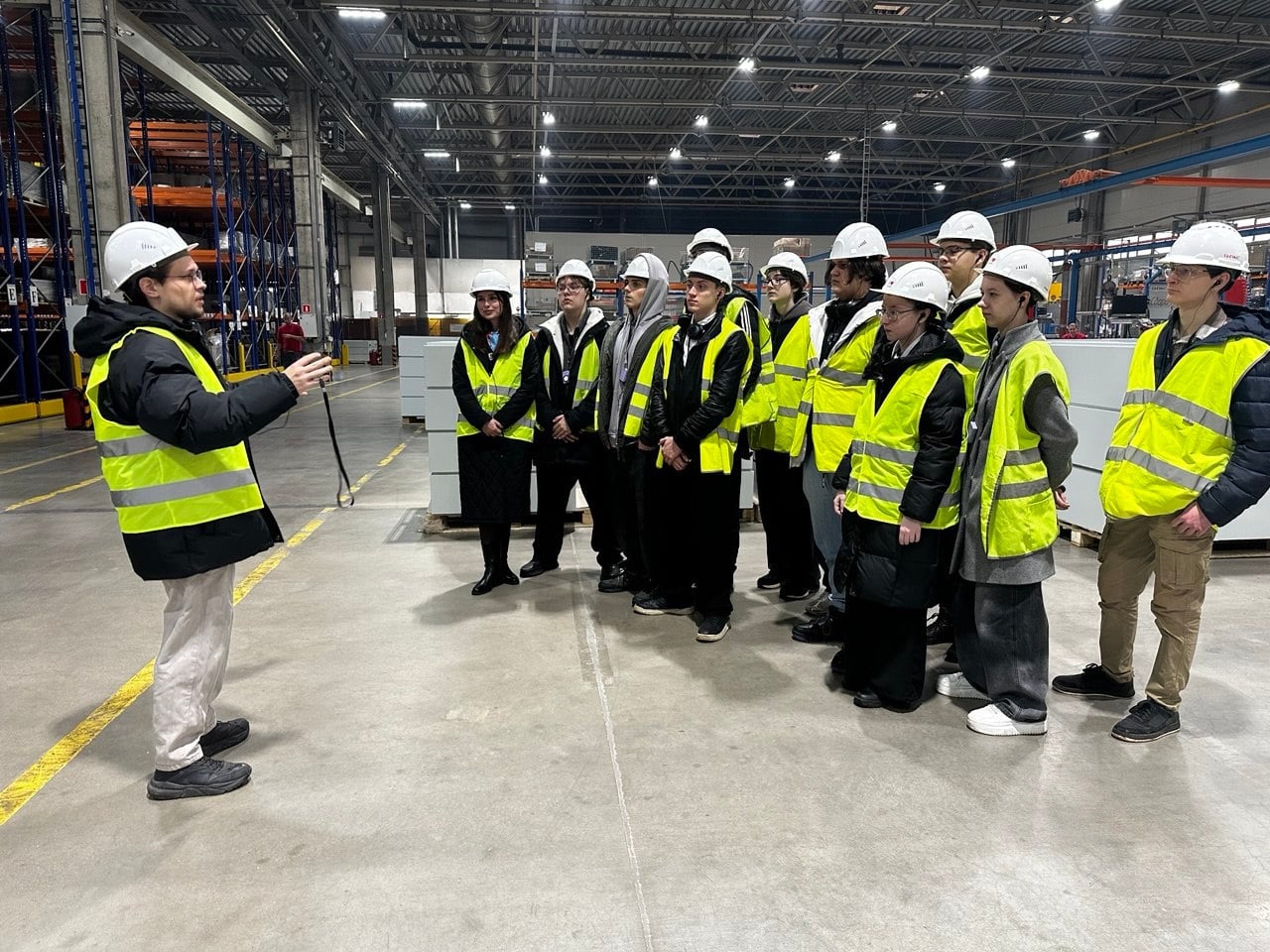 Школьники и студенты Тверской области познакомились с площадками больше 60 предприятий