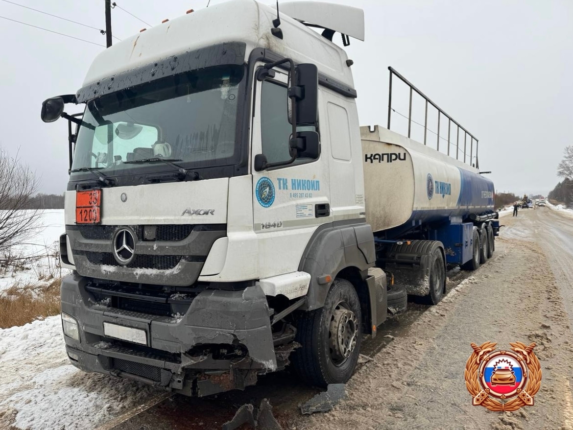 В Тверской области молодая пара пострадала в ДТП с фурой