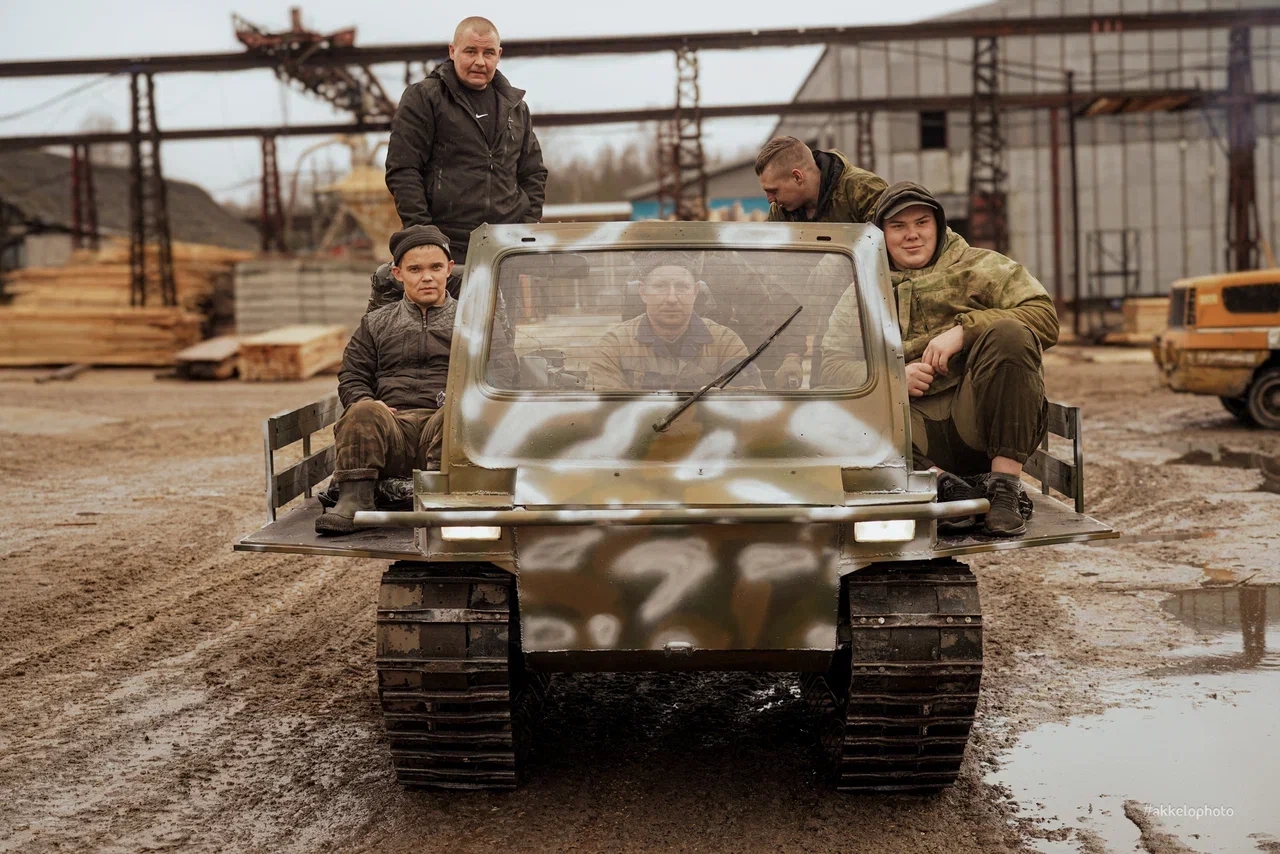 Рабочие Тверской области отремонтировали вездеход для бойцов СВО