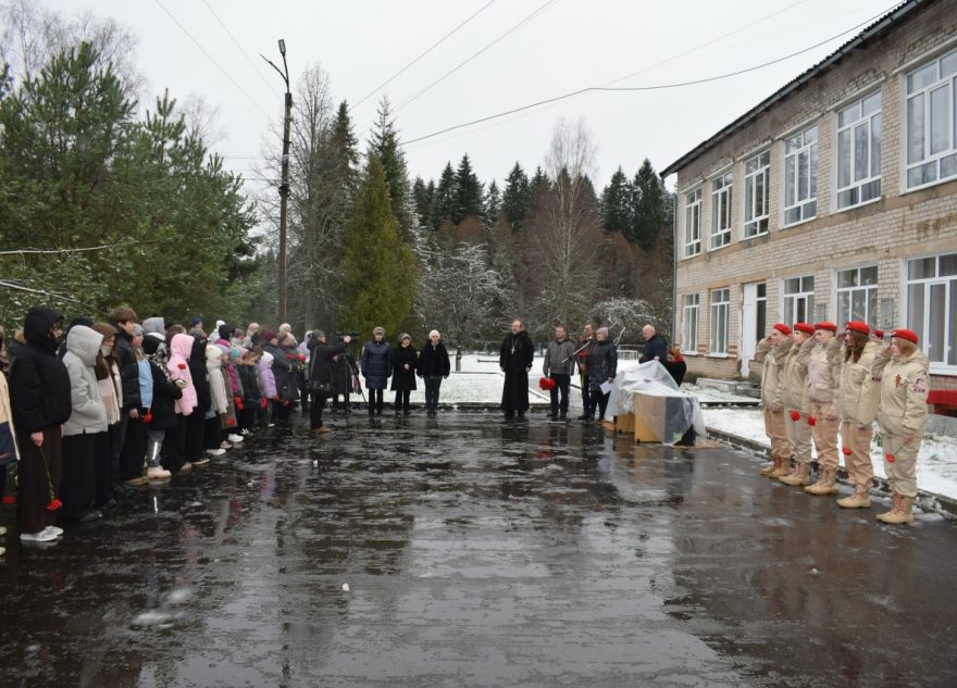 В Оленинском округе открыли мемориальные доски в память о погибших бойцах СВО