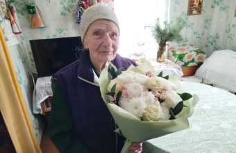 102 года исполнилось труженице тыла Евгении Трубицыной из Осташкова труженице